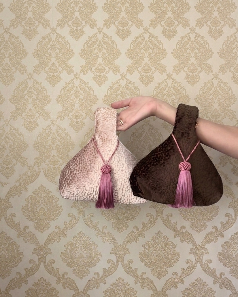 Miller Tassel in Rose